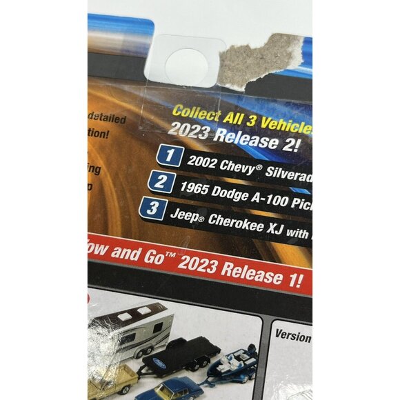 Johnny Lightning 1/64 Tow & go Jeep Cherokee red W/ boat & trailer NIB - Picture 6 of 6